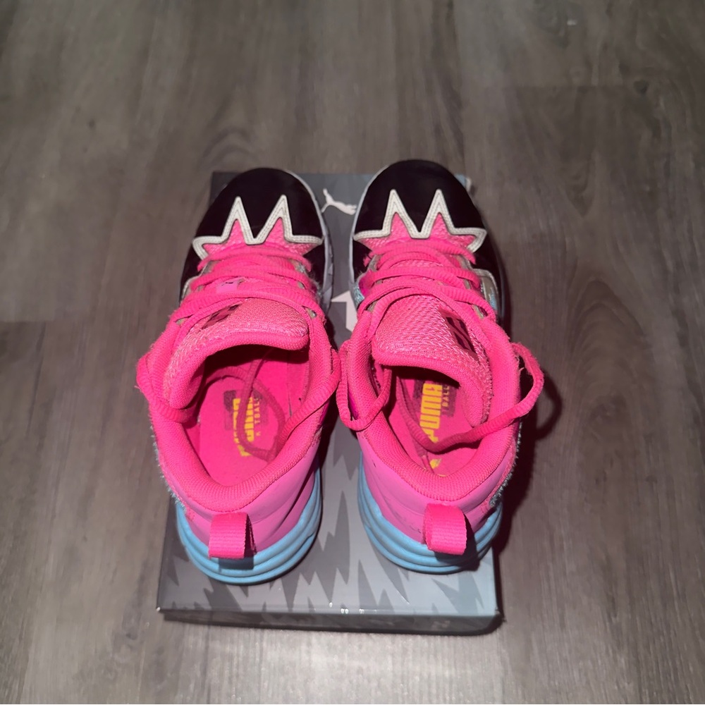 PUMA Sneakers